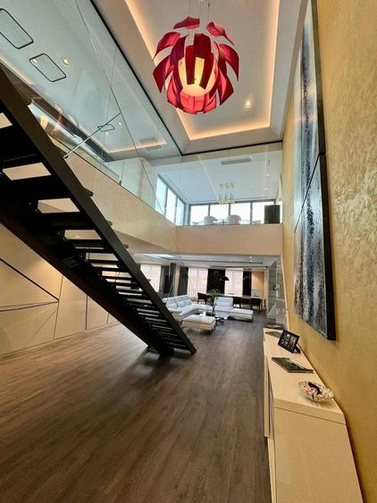 Penthouse cu 5 camere decomandat în Herăstrău