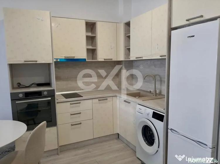 Apartament cu 2 camere decomandat, mobilat în Central