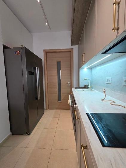 Apartament cu 3 camere decomandat, mobilat în Politehnica