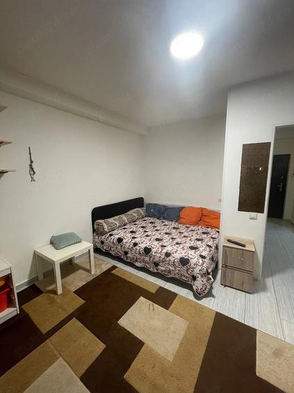 Apartament cu 2 camere semidecomandat în Roșu