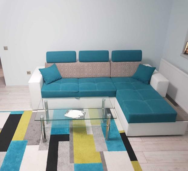 Apartament cu 3 camere decomandat în Florești