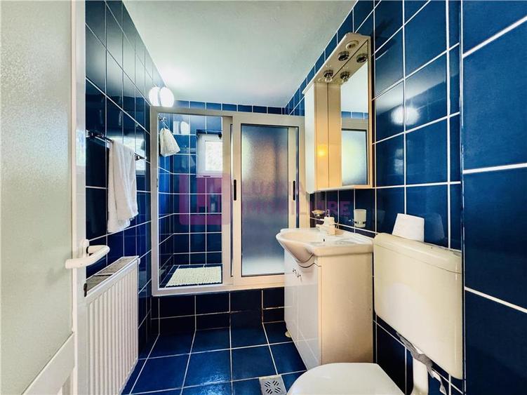 Casă individuală cu 6 camere cu Teren 800 Mp în Central
