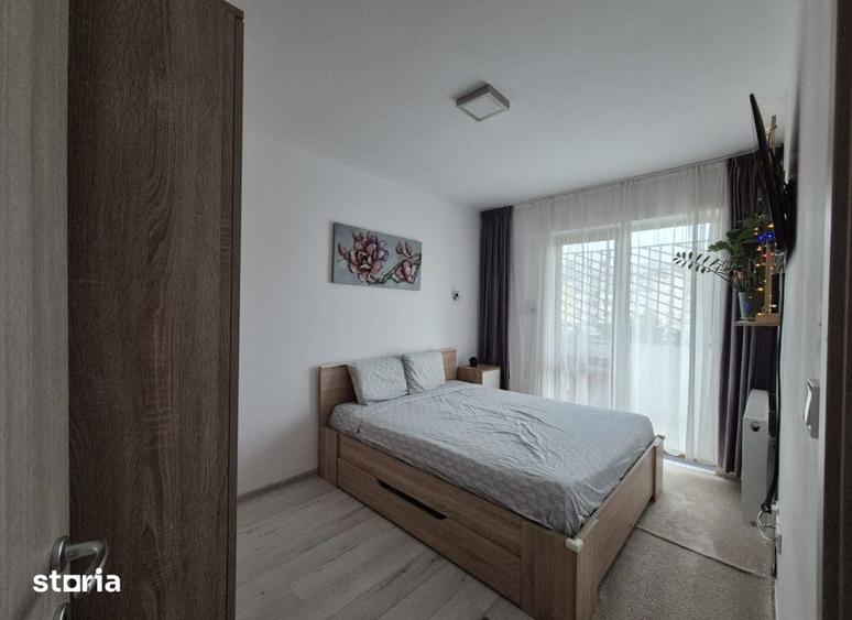 Apartament cu 3 camere semidecomandat în Bârnova