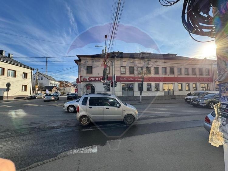 Spațiu comercial, de 320 mp, în Central