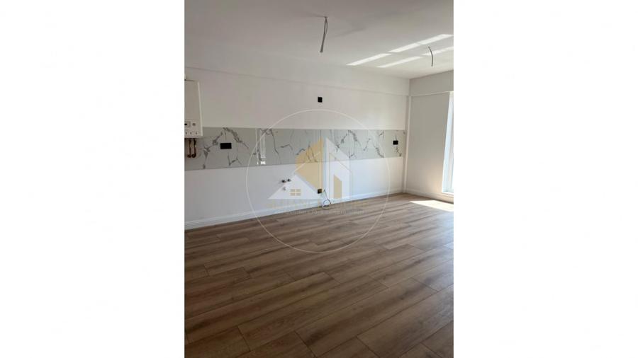Apartament cu 3 camere decomandat în Sud-Vest