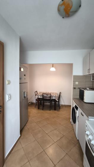 Apartament cu 2 camere semidecomandat, mobilat în Circumvalațiunii