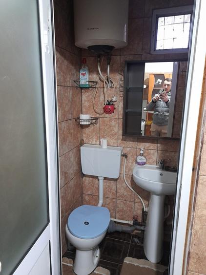 Garsonieră decomandată în Zahana
