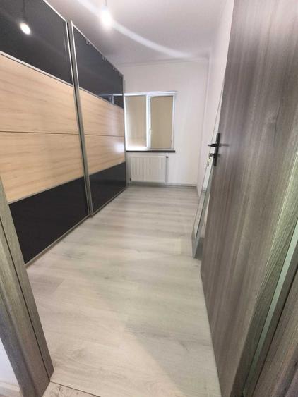 Apartament cu 3 camere decomandat în Păulești