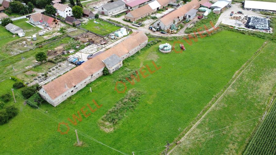 Casă cu 6 camere cu Teren 4831 Mp în Bixad