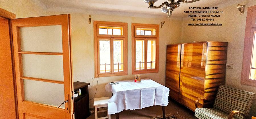 Casă cu 3 camere cu Teren 3506 Mp în Vest