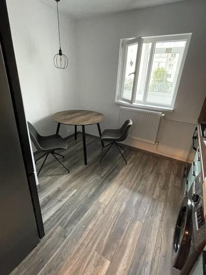 Apartament cu 2 camere decomandat în Crângași