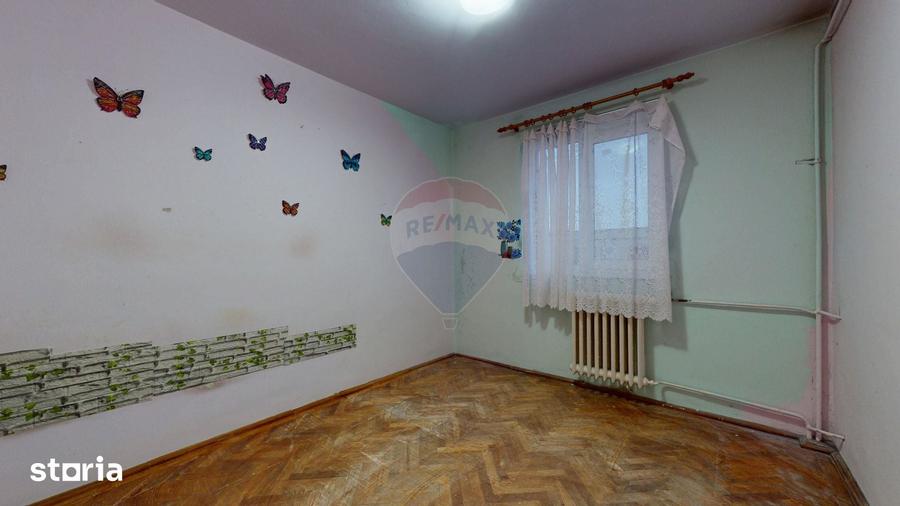 Apartament cu 3 camere semidecomandat în Electroprecizia