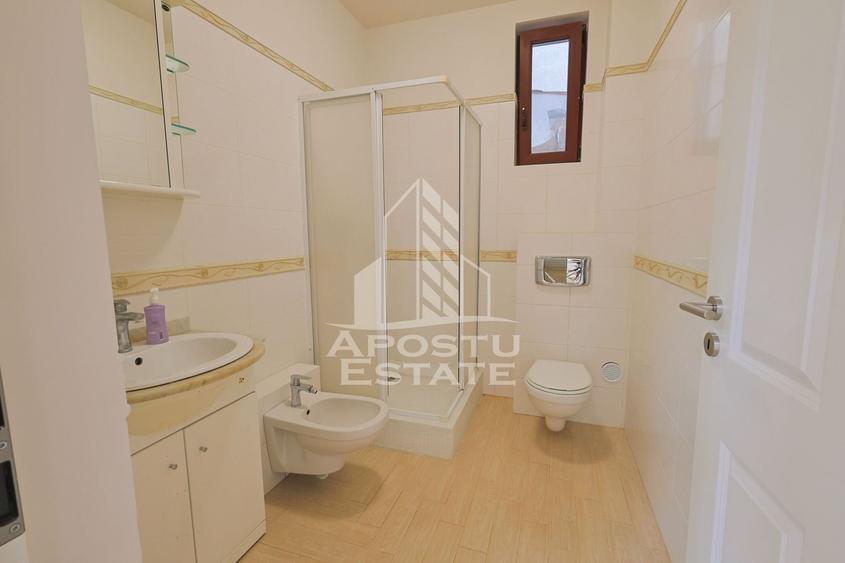 Casă individuală cu 5 camere cu Canalizare în Dumbrăvița