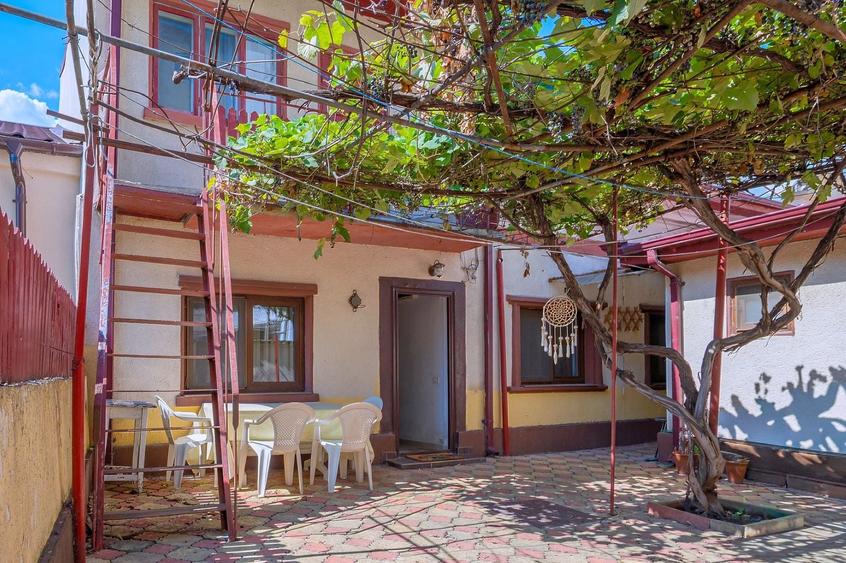 Casă individuală cu 3 camere cu Canalizare în Central