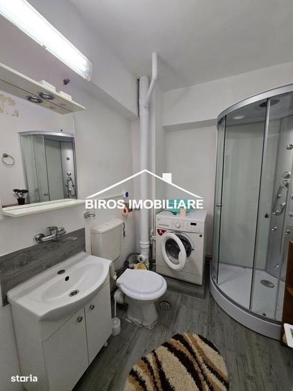 Apartament cu 4 camere în Rovine