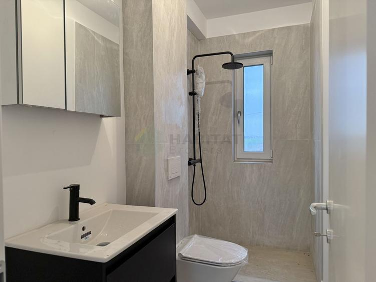 Casă individuală cu 4 camere cu Canalizare în Tunari