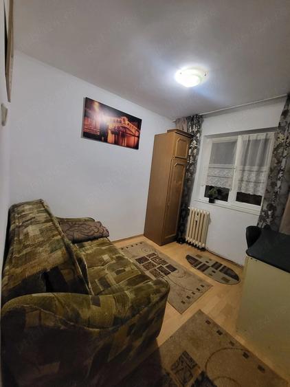 Apartament cu 2 camere semidecomandat în Podu Roș