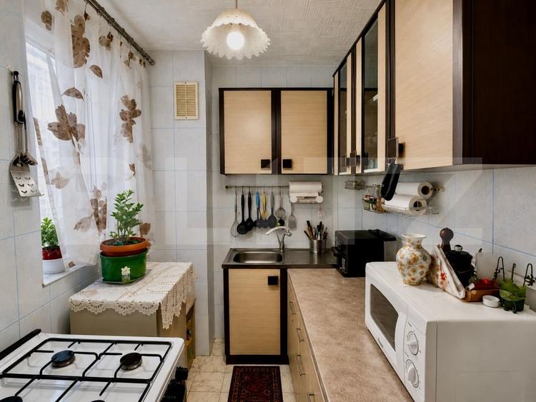 Apartament cu 2 camere decomandat, mobilat în Micro 15