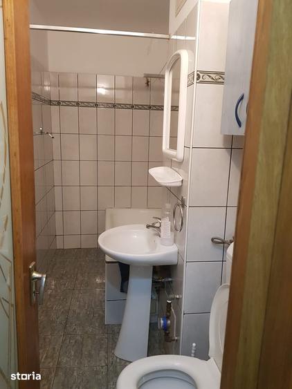 Garsonieră decomandată în Tei