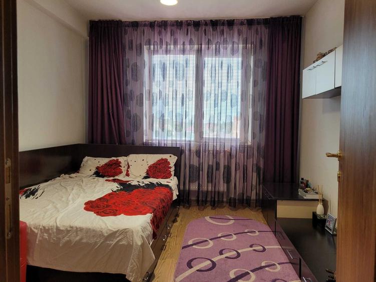 Apartament cu 3 camere decomandat în Ultracentral