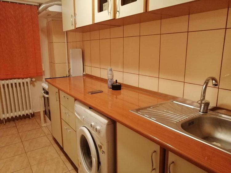 Garsonieră decomandată în Runcu