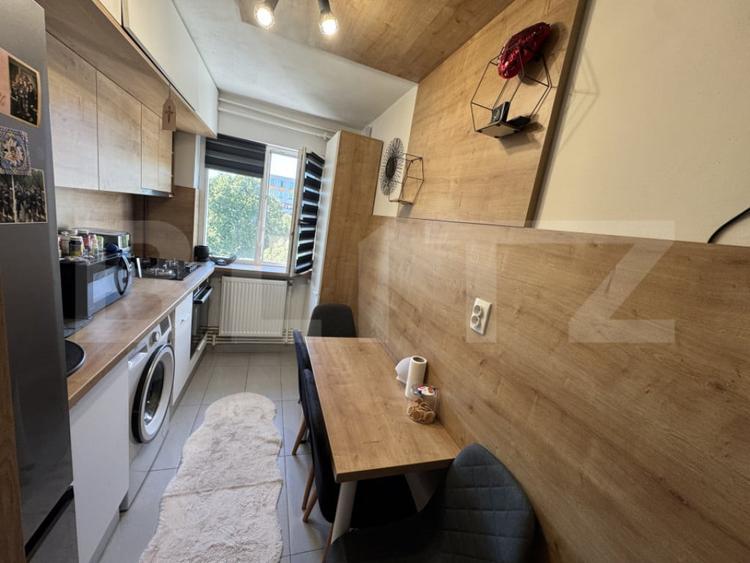 Apartament cu 3 camere decomandat în 1 Mai