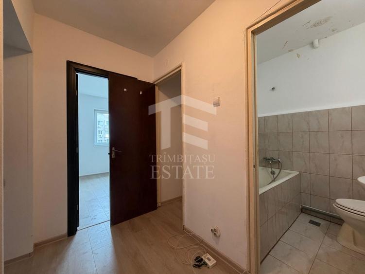 Apartament cu 2 camere decomandat în Titan