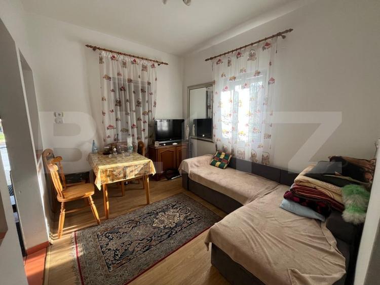 Casă individuală cu 5 camere cu Canalizare în Central