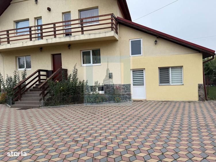 Casă cu 8 camere cu Canalizare în Sânpetru
