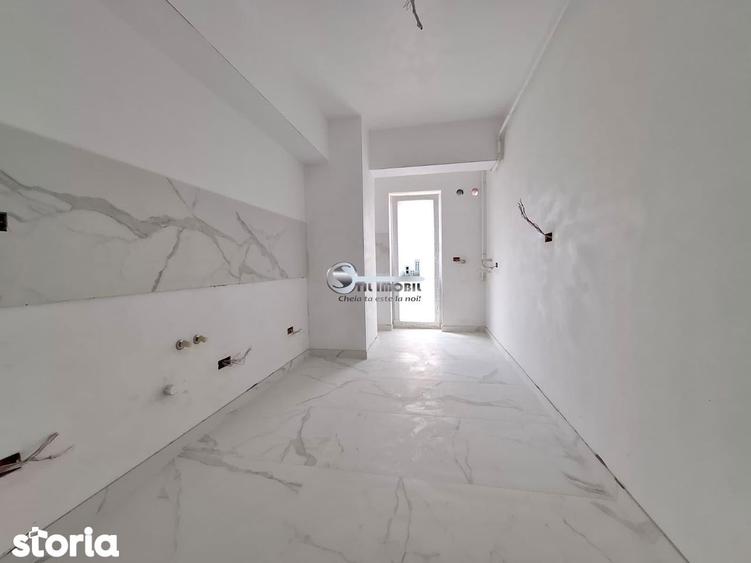 Apartament cu 3 camere decomandat în Galata