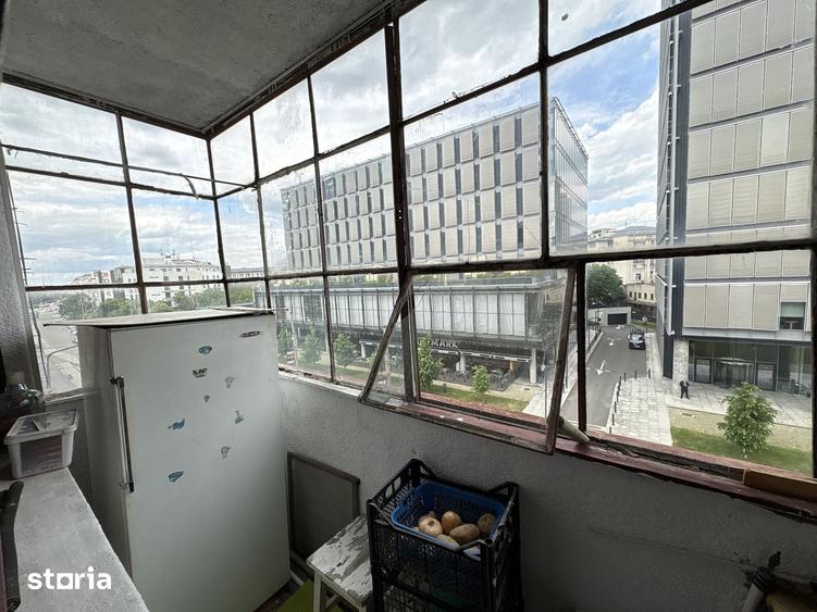 Apartament cu 4 camere în Victoriei