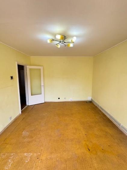 Apartament cu 3 camere decomandat, mobilat în Mioriței