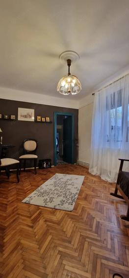 Casă cu 3 camere în Complex Studențesc