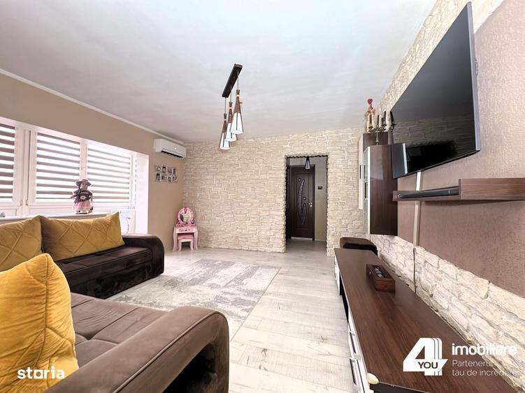 Apartament cu 3 camere semidecomandat în Confecții