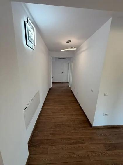 Apartament cu 3 camere decomandat în Bucium