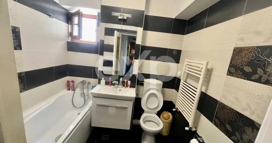 Apartament cu 3 camere decomandat în Capitol