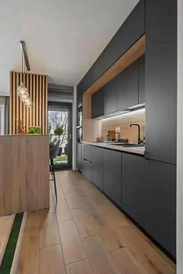 Apartament cu 3 camere decomandat, mobilat în P-ta Presei Libere
