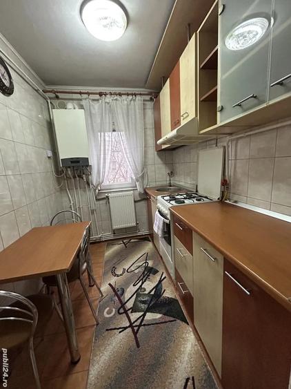 Apartament cu 3 camere semidecomandat în Dacia