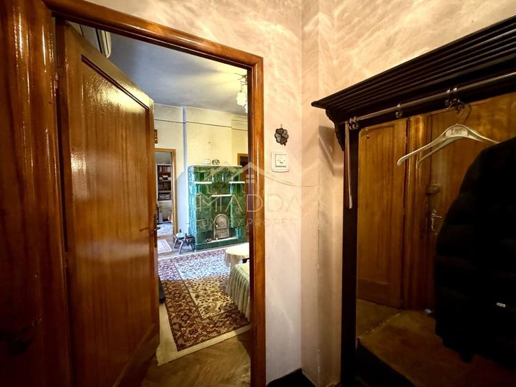 Casă individuală cu 6 camere cu Canalizare în Primăverii
