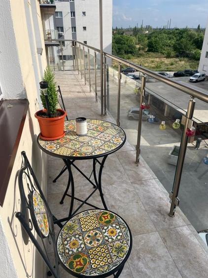 Apartament cu 2 camere semidecomandat în 9 Mai