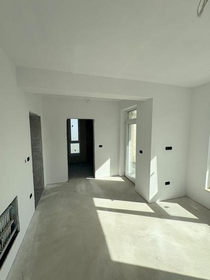 Duplex cu 4 camere cu Canalizare în Moșnița Nouă