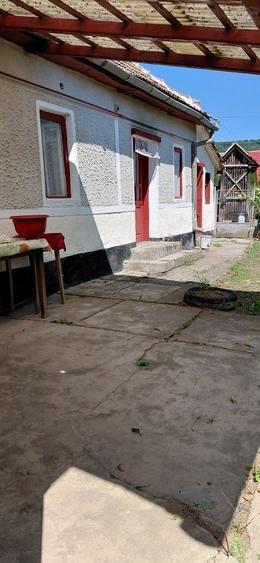 Casă cu 4 camere în Suplac