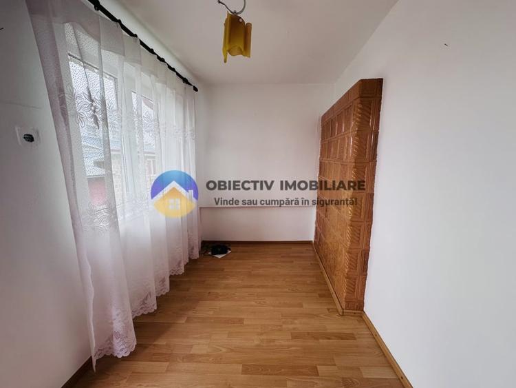 Casă individuală cu 4 camere cu Canalizare în Mărgineni