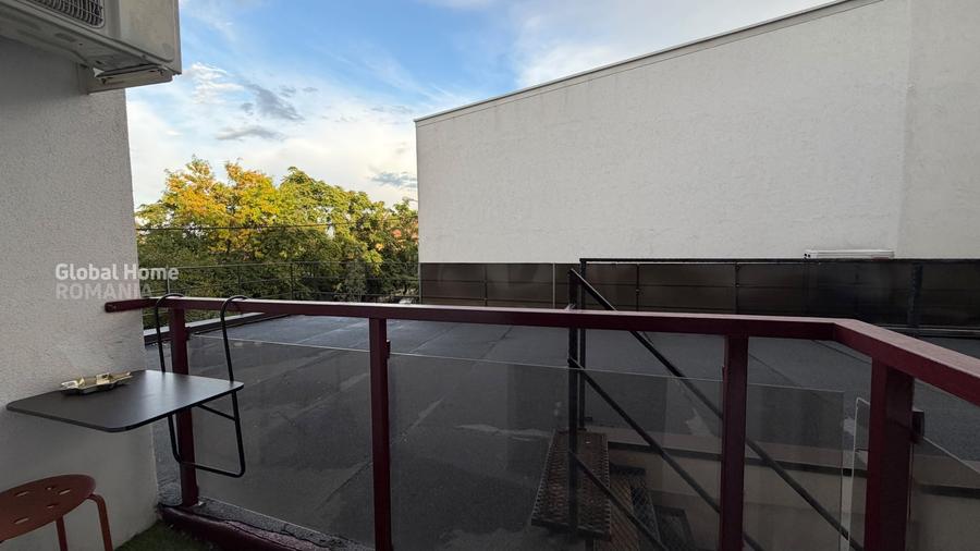 Apartament cu 3 camere semidecomandat în Dămăroaia