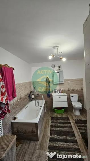 Casă cu 4 camere cu Teren 500 Mp în Central