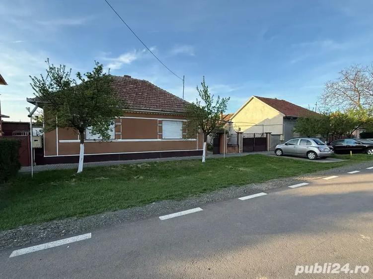 Casă cu 5 camere cu Teren 1180 Mp în Curtici