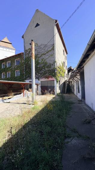 Casă cu Teren 325 Mp în Central