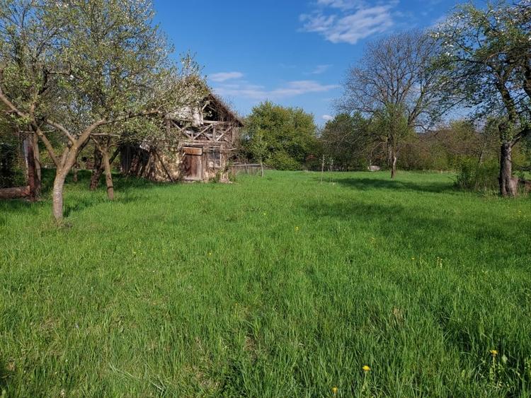 Teren Construcții intravilan de 1240 mp, în Vaduri
