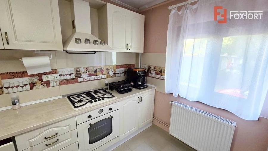 Apartament cu 3 camere decomandat în Torontalului