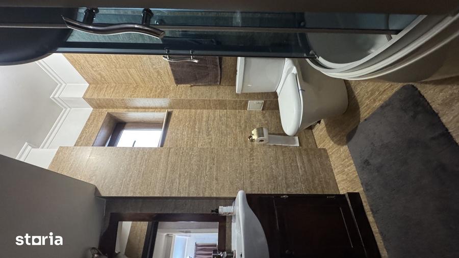 Casă cu 5 camere cu Teren 700 Mp în Crevedia